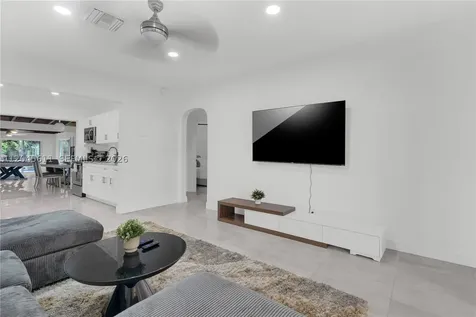 2827 Adams Street Hollywood FL 33020