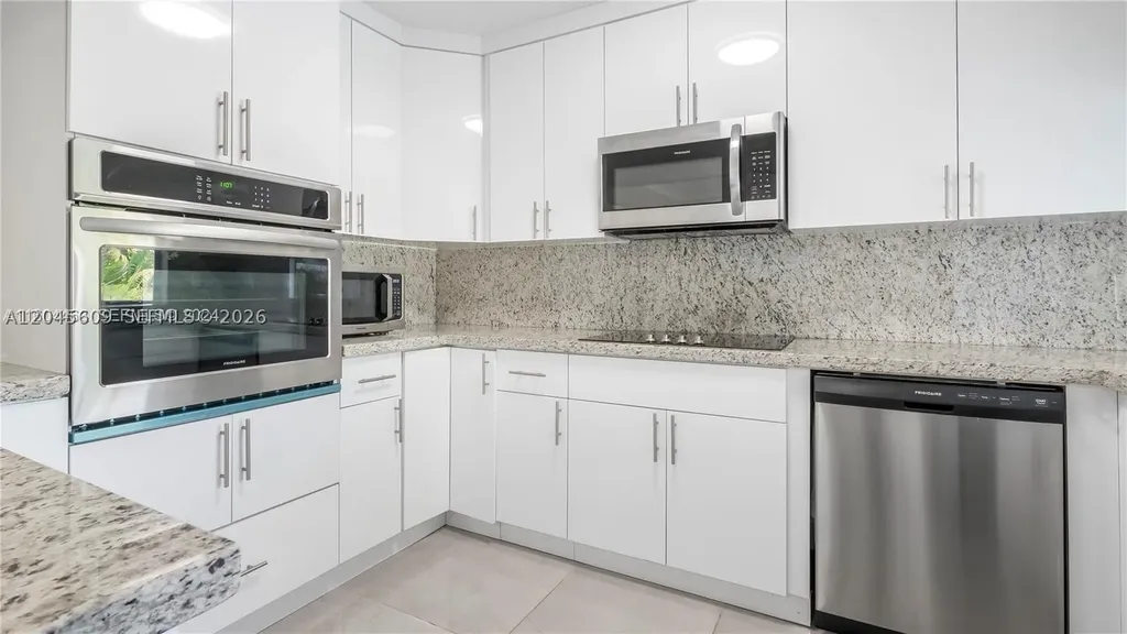 5211 NE 17th Avenue Fort Lauderdale FL 33334