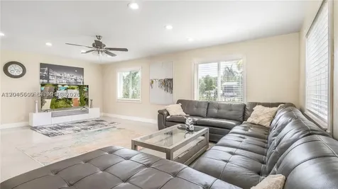5211 NE 17th Avenue Fort Lauderdale FL 33334