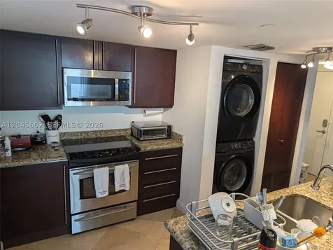 7600 Collins Avenue Miami Beach FL 33141