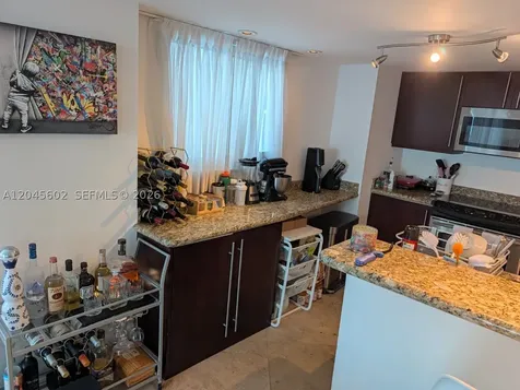 7600 Collins Avenue Miami Beach FL 33141