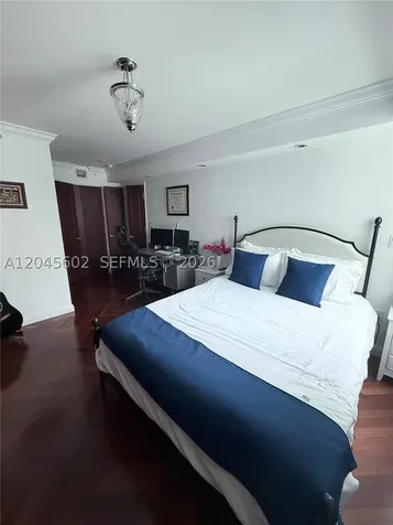 7600 Collins Avenue Miami Beach FL 33141