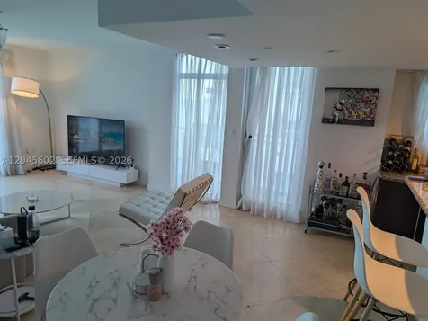 7600 Collins Avenue Miami Beach FL 33141