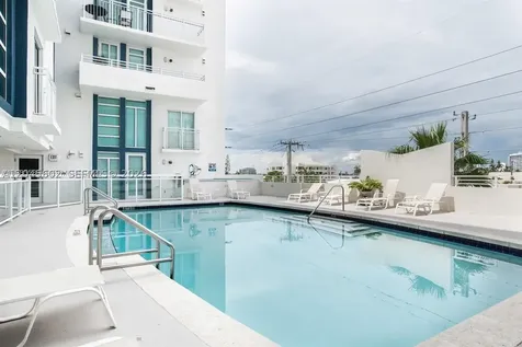7600 Collins Avenue Miami Beach FL 33141