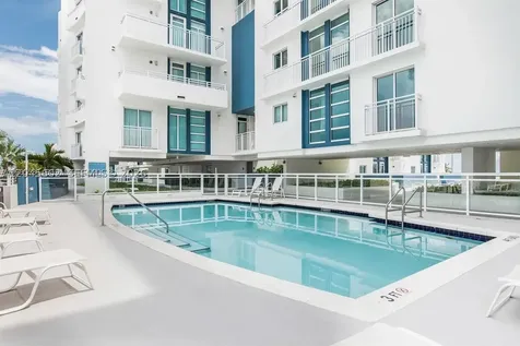 7600 Collins Avenue Miami Beach FL 33141
