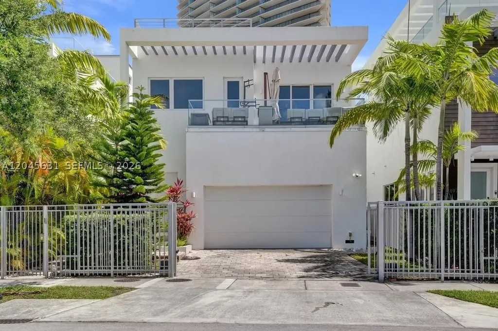 18985 Atlantic Boulevard Sunny Isles Beach FL 33160