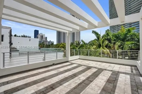 18985 Atlantic Boulevard Sunny Isles Beach FL 33160