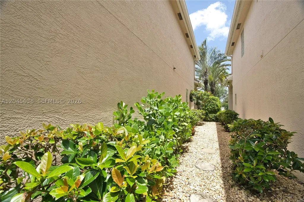 1207 General Pointe Trace Palm Beach Gardens FL 33418