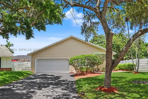 14958 SW 143rd Place Miami FL 33186