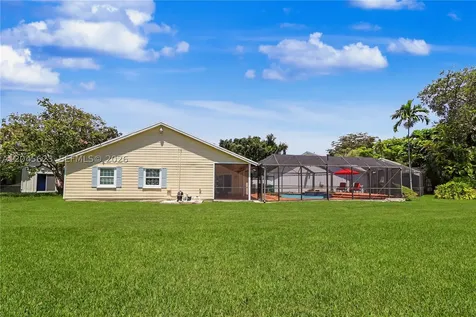14958 SW 143rd Place Miami FL 33186