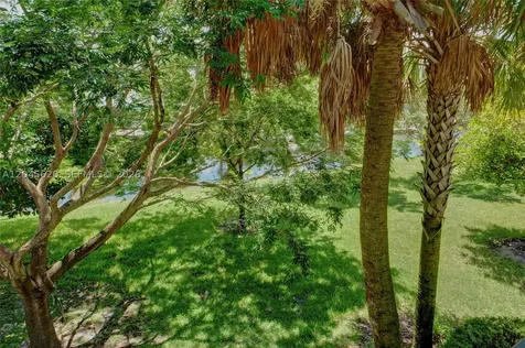 142 SW 127th Terrace Plantation FL 33325