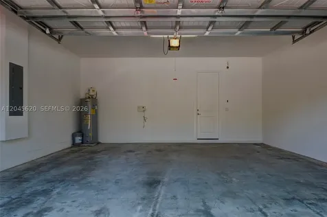 142 SW 127th Terrace Plantation FL 33325