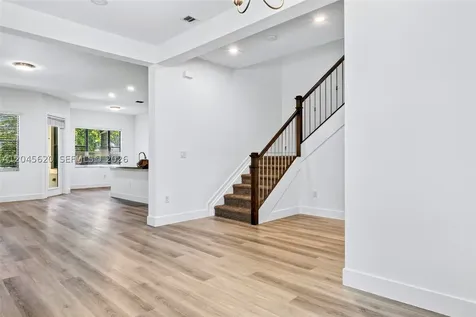 142 SW 127th Terrace Plantation FL 33325
