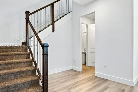 142 SW 127th Terrace Plantation FL 33325
