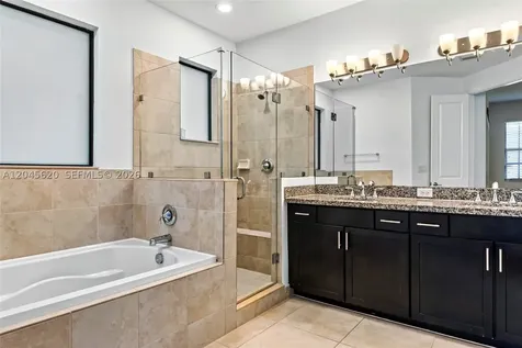 142 SW 127th Terrace Plantation FL 33325
