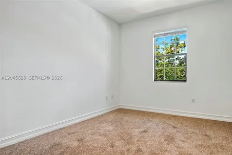 142 SW 127th Terrace Plantation FL 33325