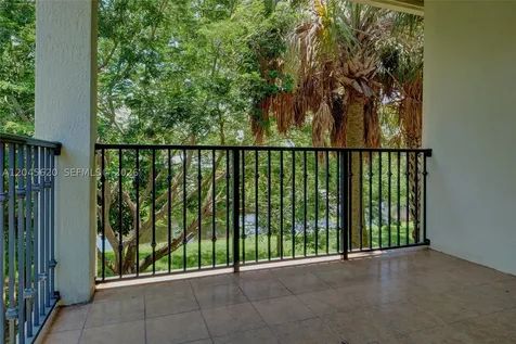 142 SW 127th Terrace Plantation FL 33325