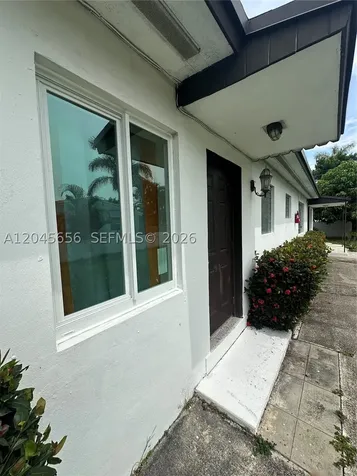 809 NE 2nd St Unit 1-2 Hallandale Beach FL 33009