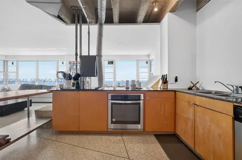 5255 Collins Avenue Miami Beach FL 33140