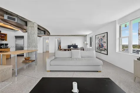 5255 Collins Avenue Miami Beach FL 33140