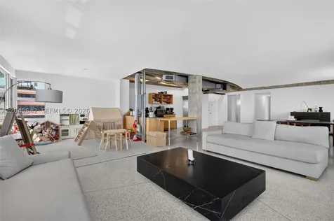 5255 Collins Avenue Miami Beach FL 33140