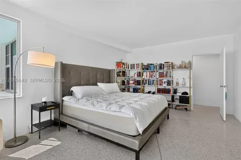 5255 Collins Avenue Miami Beach FL 33140