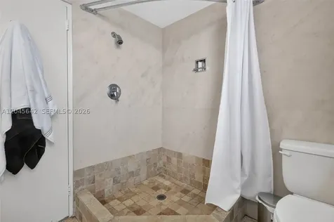 5255 Collins Avenue Miami Beach FL 33140