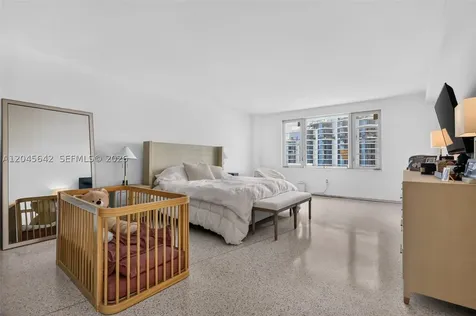 5255 Collins Avenue Miami Beach FL 33140