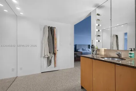 5255 Collins Avenue Miami Beach FL 33140