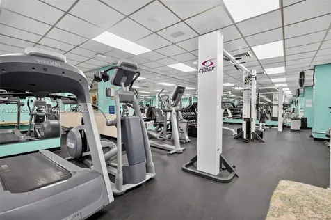 5255 Collins Avenue Miami Beach FL 33140
