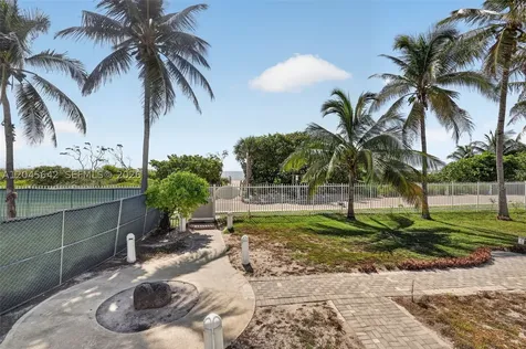 5255 Collins Avenue Miami Beach FL 33140