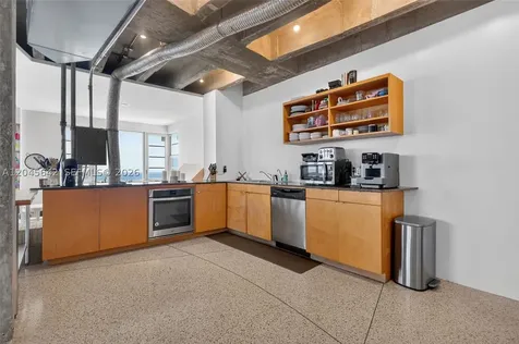 5255 Collins Avenue Miami Beach FL 33140