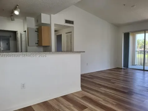 8070 N Nob Hill Road Tamarac FL 33321