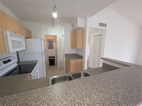 8070 N Nob Hill Road Tamarac FL 33321
