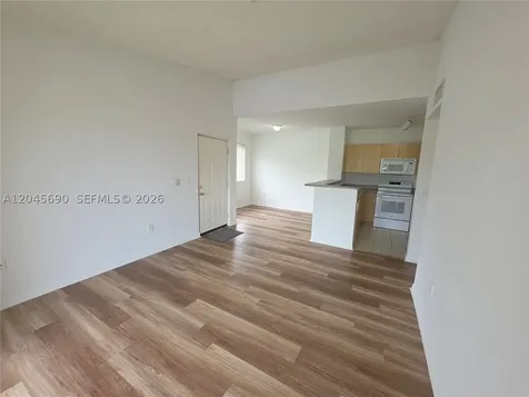 8070 N Nob Hill Road Tamarac FL 33321