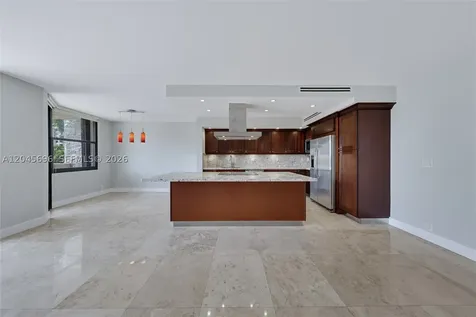 161 Crandon Boulevard Key Biscayne FL 33149