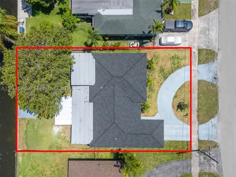 8841 NW 14th Avenue Miami FL 33147