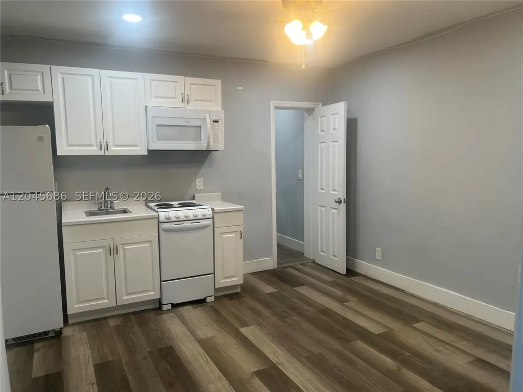 2118 N 19th Avenue Hollywood FL 33020