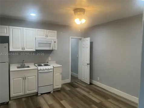 2118 N 19th Avenue Hollywood FL 33020