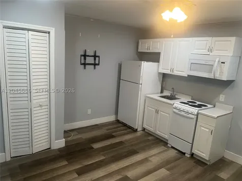 2118 N 19th Avenue Hollywood FL 33020