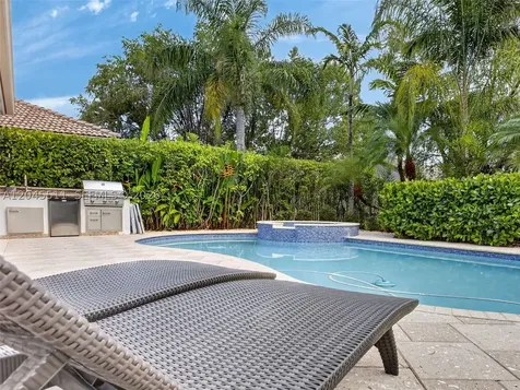 1401 Canary Island Drive Weston FL 33327