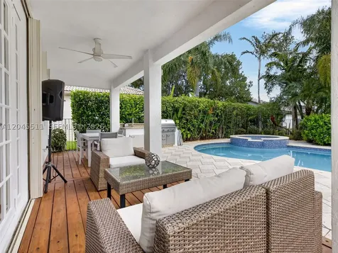 1401 Canary Island Drive Weston FL 33327