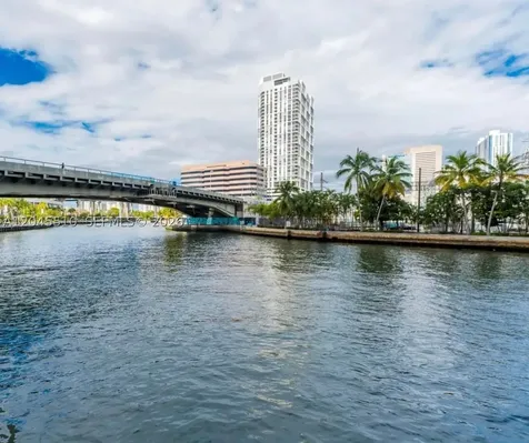 175 SW 7th Street Miami FL 33130