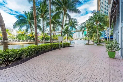175 SW 7th Street Miami FL 33130