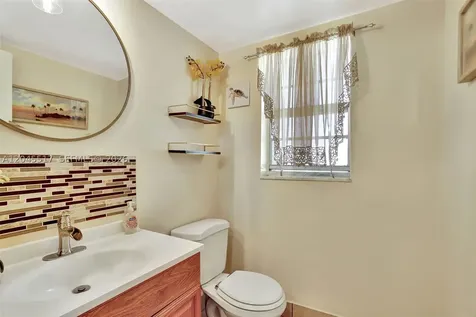 470 N Laurel Drive Margate FL 33063