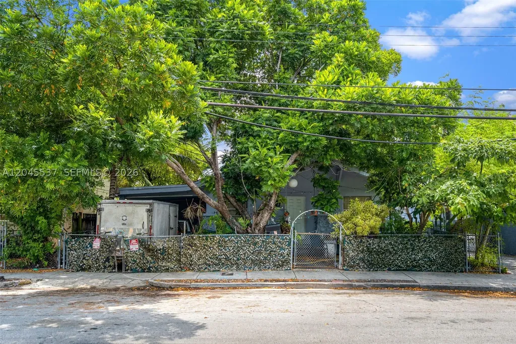 210 SW 13th Avenue Miami FL 33135