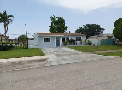 4211 SW 38th Street West Park FL 33023