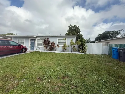 4211 SW 38th Street West Park FL 33023