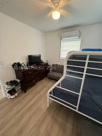 4211 SW 38th Street West Park FL 33023