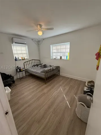 4211 SW 38th Street West Park FL 33023